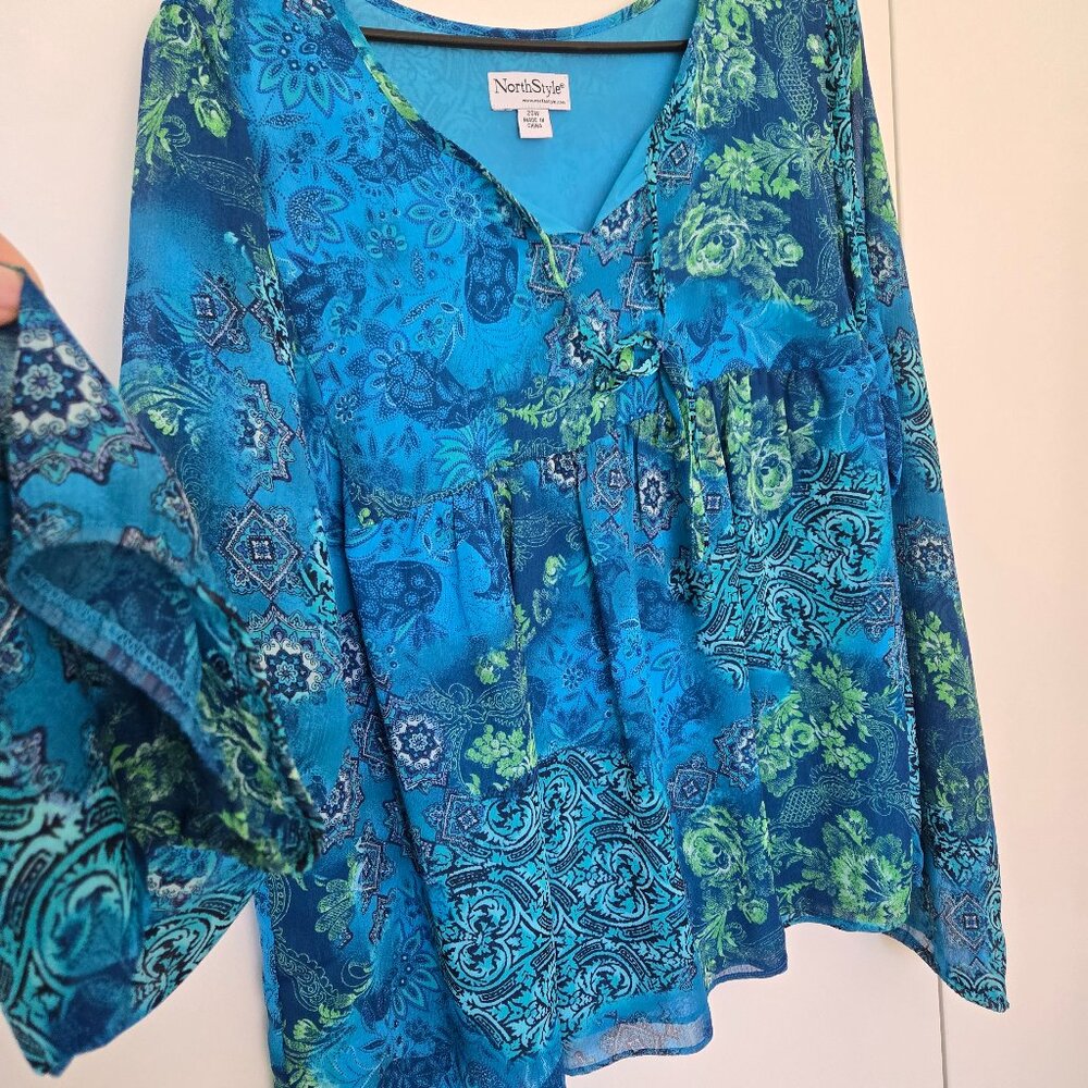 BOHO FLORAL PAISLEY PRINT BLOUSE size 20